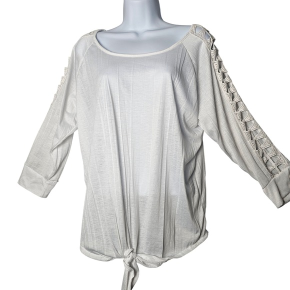 new directions Tops - New Directions White Lace Sleeve Tie Front Top XL Feminine Resortwear Romantic